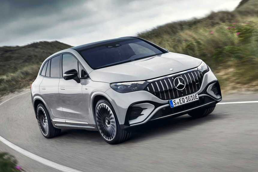 Eco-Friendly Luxury: Exploring Lisbon's Hidden Gems in an Electric Vehicle